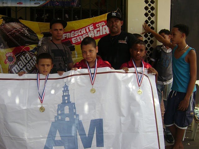 Camperones infantil del torneo callejero de adjedres dia de los padres