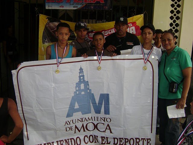 Camperones Juveniles del torneo callejero de adjedres dia de los padres