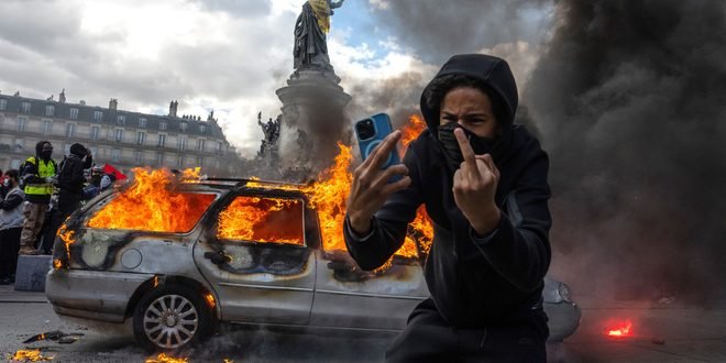 Francia al borde del colapso: 70.000 policías blindan el país ante nuevas protestas
