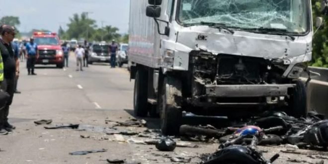 Tres años de prisión al chofer que arrasó una parada y mató a cinco personas