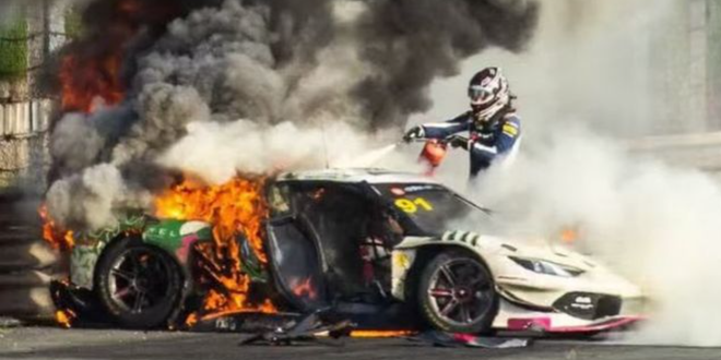 Héroes del asfalto: un piloto agradece a su rival por salvarle la vida tras un aparatoso accidente en China