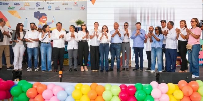 Carolina Mejía destaca el rotundo éxito de la tercera edición de «Plásticos por Útiles Escolares»