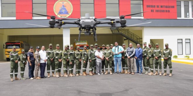 Tecnología de vanguardia para salvar vidas: CTC capacitan en pilotaje de drones al Cuerpo de Respuesta a Emergencias de las FF. AA.