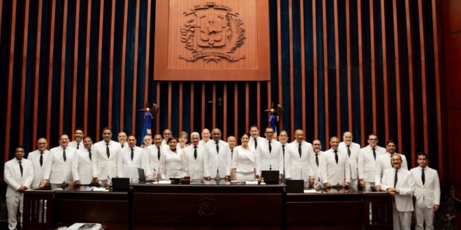 Congreso Nacional instala bufetes directivos para el período 2026-2027 en el 163 aniversario de la Restauración