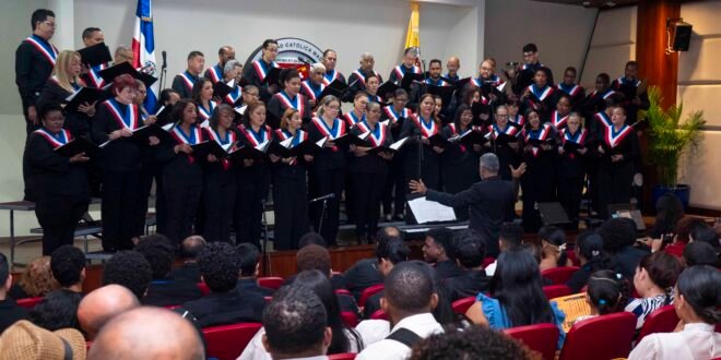 PUCMM celebra el 4to Festival de Coros: una noche mágica que elevó el arte coral dominicano