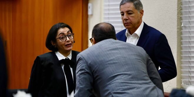 Exministro Donald Guerrero inicia defensa en caso de corrupción tras cierre de testimonios