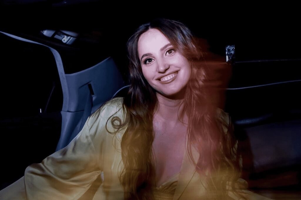 La influencer rusa Mariana Vasiuc se fracturó la columna al intentar el "Stiletto Challenge".