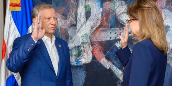 Juramentan a Leonardo Aguilera como nuevo presidente del Banreservas