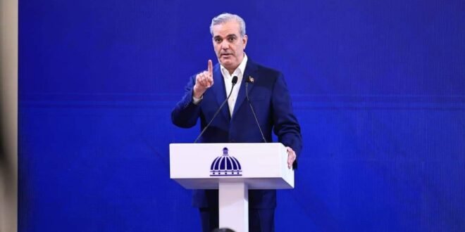 Abinader reta a la oposición a debatir el endeudamiento y afirma que el 80% de los préstamos fue para pagar deudas anteriores
