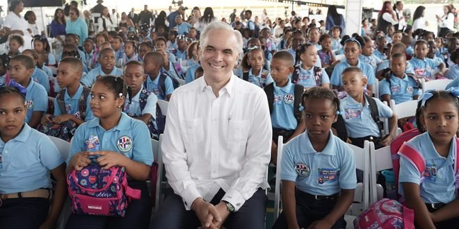 «Este es un reto para todos»: De Camps hace un llamamiento a la sociedad para que siga atenta a la educación