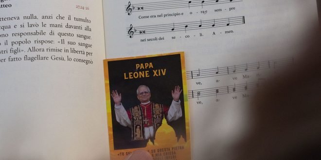 Papa León XIV supera con tranquilidad su primera noche en el Gemelli tras cirugía pulmonar