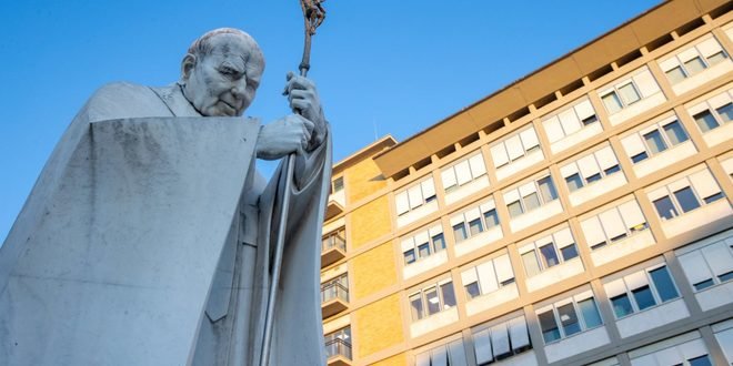 Los médicos del Papa confirman una “buena recuperación” del pulmón operado