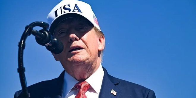 Regalos bajo la lupa: Donald Trump entrega 135.000 dólares en efectivo a tres de sus asesoras en la Casa Blanca