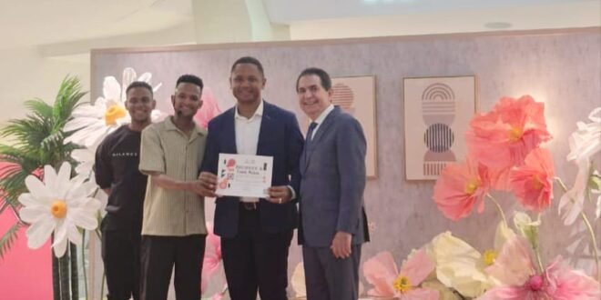 Regidor Frank Medina recibe el Premio Juventud Empoderada 2025 por su liderazgo y compromiso cristiano