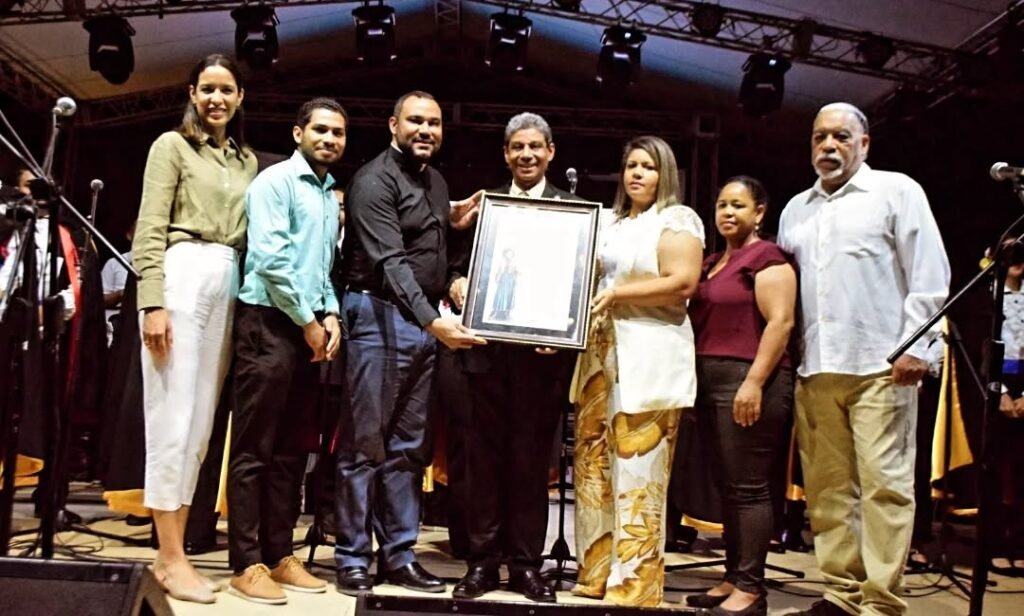 UASD Santiago recibe reconocimiento en las Fiestas Patronales de Santiago Apóstol