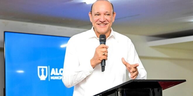 Alcaldía de Santiago impulsa profesionalización de los cocheros como parte de su identidad cultural