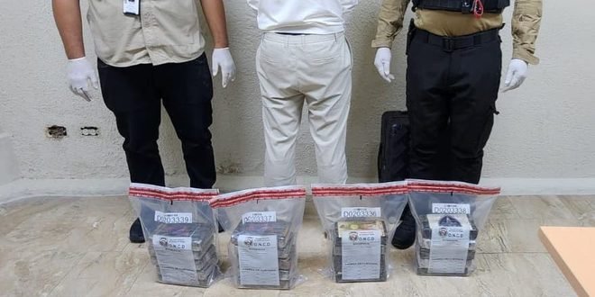 Cae español en aeropuerto Punta Cana con 20 paquetes de cocaína ocultos en su maleta