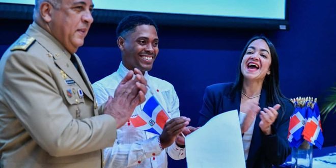 Faride Raful Juramenta 182 extranjeros obtienen la ciudadanía dominicana