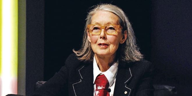 Anne Carson gana el Premio Nobel de Literatura 2026 por su obra «atrevida» e innovadora