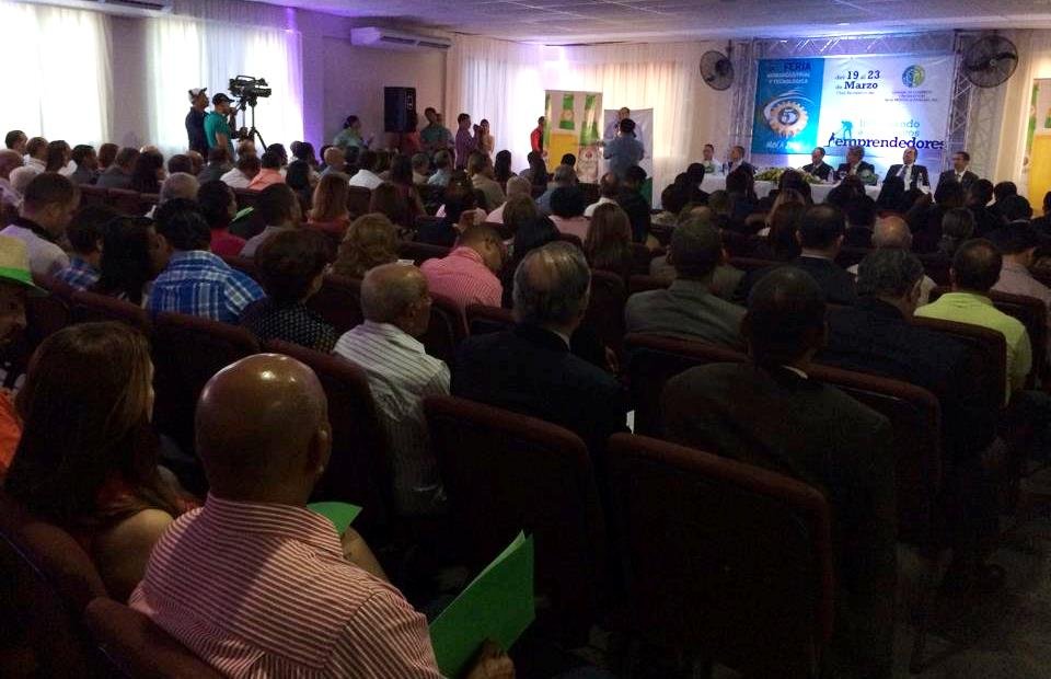 Publico Presente en inauguración de la 5ta feria agro-industrial y tecnológica Moca 2014