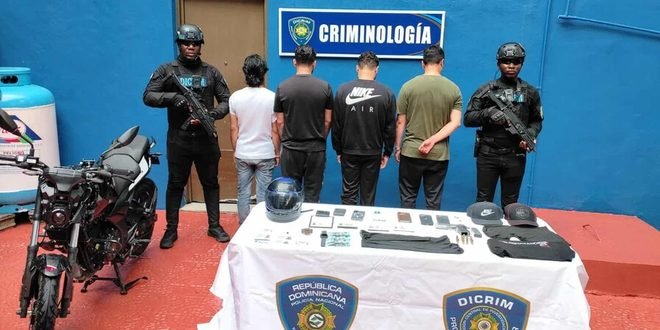 Policía arresta a cuatro colombianos acusados de robo a mano armada en Piantini