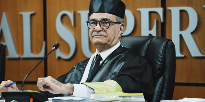 Ingresan al presidente del Tribunal Superior Electoral para cirugía por hidrocefalia